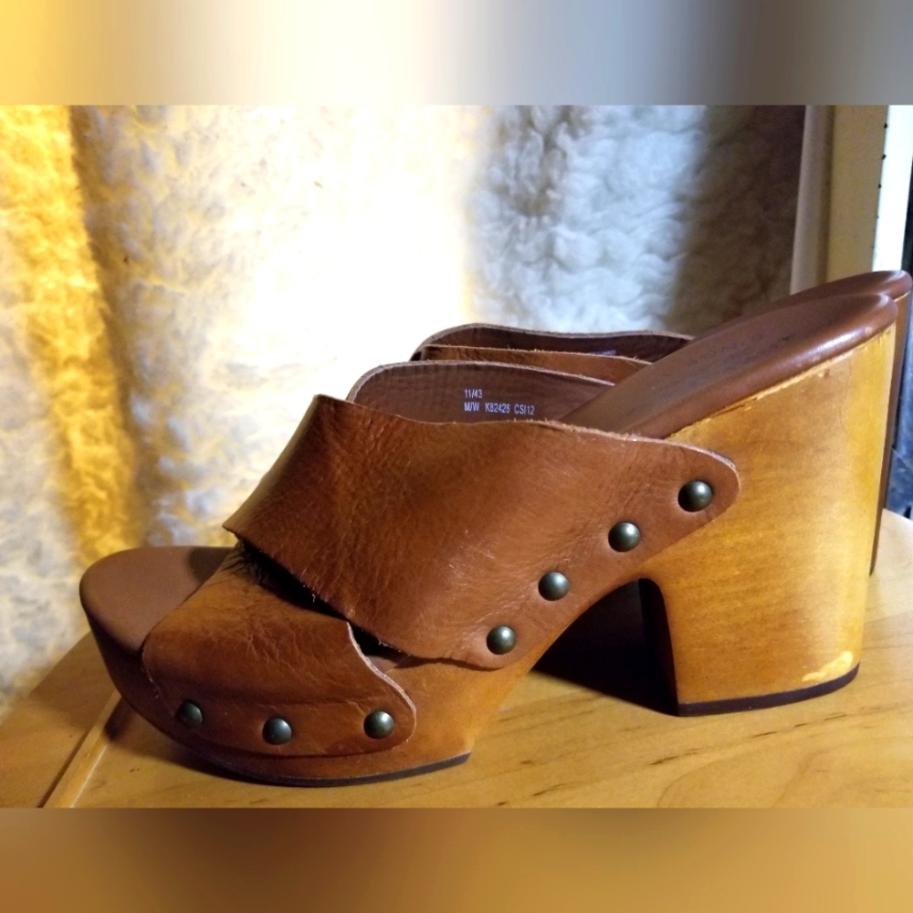KORK-EASE cognac platform sandals size 11